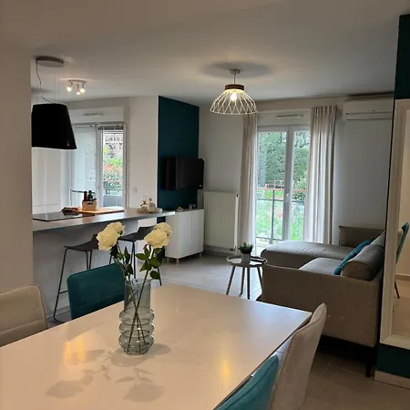 Charming Duplex In Апартаменти