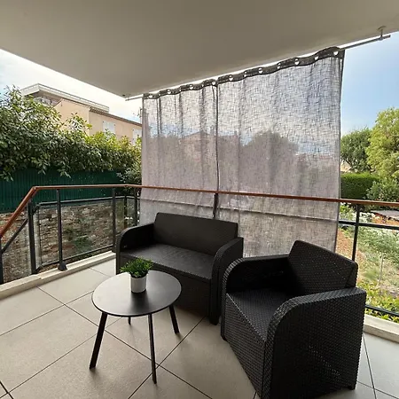 Charming Duplex In Apartment Antibes